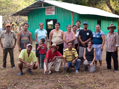 Aprainores Members Pose for a Photo